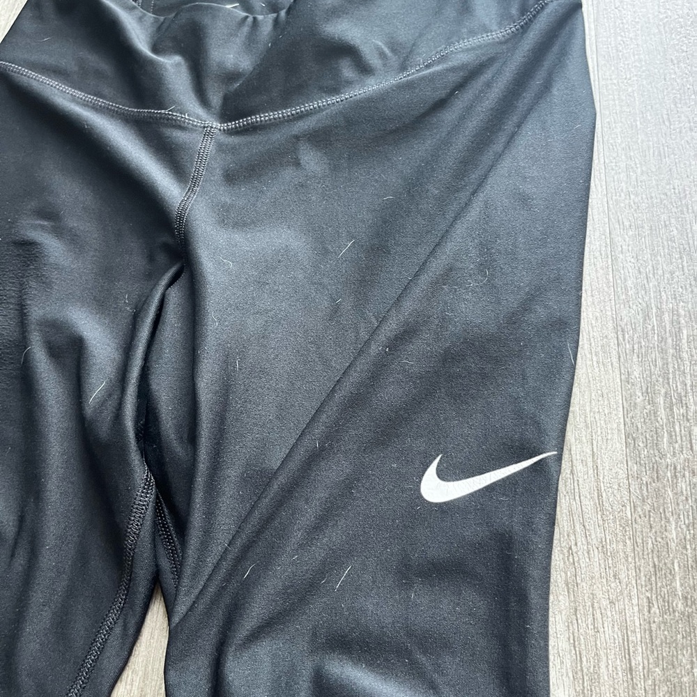 Nike Dri-FIT Black Leggings - Picture 2 of 5